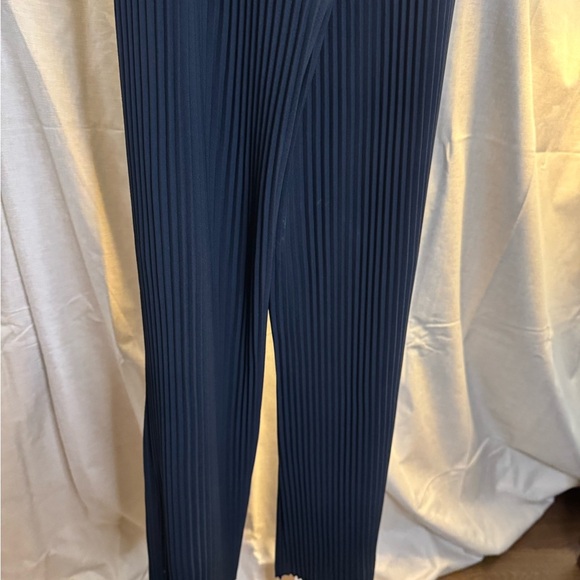 Babaton Aritzia Lincoln Navy Blue High Rise
Wide Leg Pleated Pant SZ XS - Picture 2 of 8